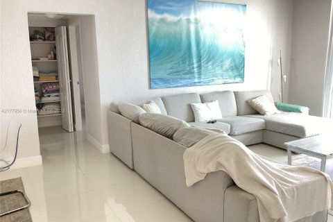 Condominio en alquiler en Hollywood, Florida, 2 dormitorios, 125.88 m2 № 1601416 - foto 18