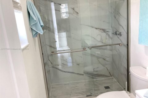Condominio en alquiler en Hollywood, Florida, 2 dormitorios, 125.88 m2 № 1601416 - foto 9