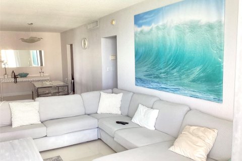 Condominio en alquiler en Hollywood, Florida, 2 dormitorios, 125.88 m2 № 1601416 - foto 12