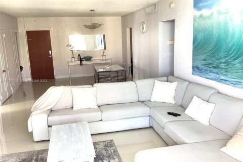 Condominio en alquiler en Hollywood, Florida, 2 dormitorios, 125.88 m2 № 1601416 - foto 13