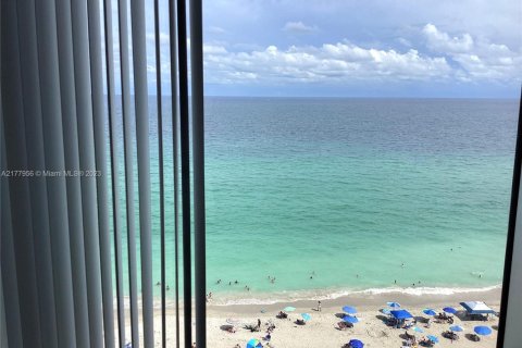 Condominio en alquiler en Hollywood, Florida, 2 dormitorios, 125.88 m2 № 1601416 - foto 5