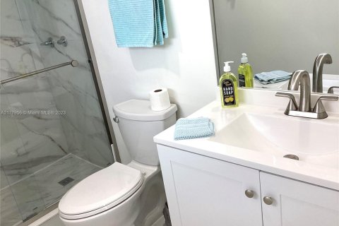Condominio en alquiler en Hollywood, Florida, 2 dormitorios, 125.88 m2 № 1601416 - foto 8