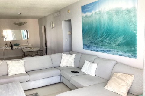 Condominio en alquiler en Hollywood, Florida, 2 dormitorios, 125.88 m2 № 1601416 - foto 15
