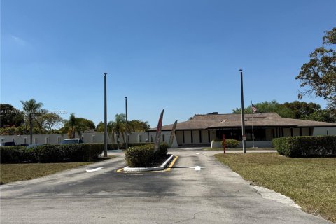 Купить кондоминиум в Майами, Флорида 1 спальня, 86.86м2, № 1958525 - фото 25