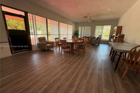 Купить кондоминиум в Майами, Флорида 1 спальня, 86.86м2, № 1958525 - фото 30