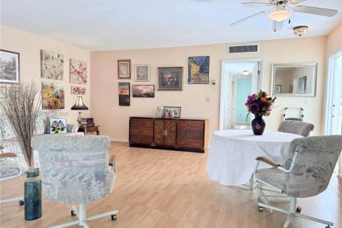 Купить кондоминиум в Майами, Флорида 1 спальня, 86.86м2, № 1958525 - фото 2