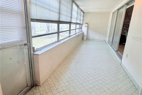 Купить кондоминиум в Майами, Флорида 1 спальня, 86.86м2, № 1958525 - фото 14