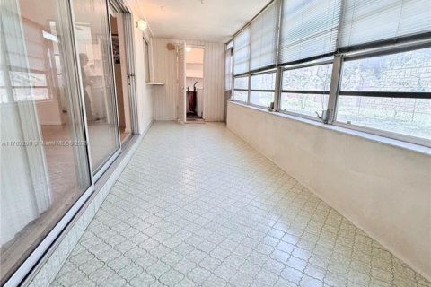 Купить кондоминиум в Майами, Флорида 1 спальня, 86.86м2, № 1958525 - фото 12