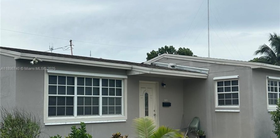 Propiedad comercial en Miami Gardens, Florida 1 dormitorio № 1950993