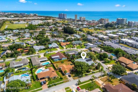 Villa ou maison à vendre à Indialantic, Floride: 4 chambres, 255.2 m2 № 2432605 - photo 3
