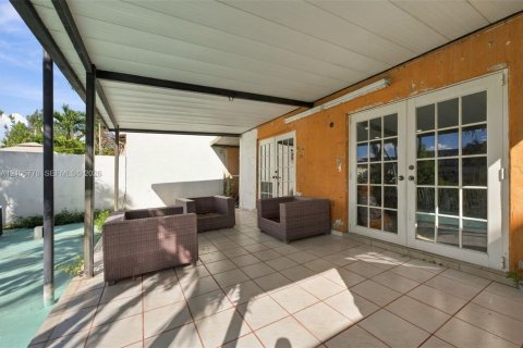 Villa ou maison à vendre à Hialeah, Floride: 4 chambres, 193.79 m2 № 2414811 - photo 23