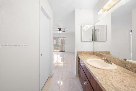 Condo in Miami, Florida, 3 bedrooms  № 1809572 - photo 15