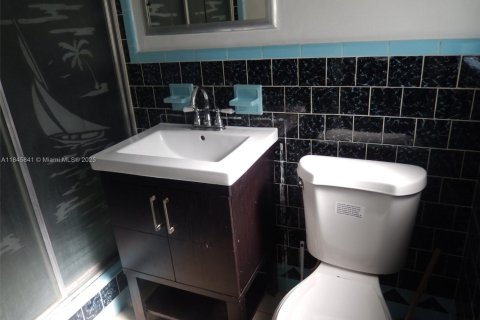 Снять в аренду виллу или дом в Помпано-Бич, Флорида 3 спальни, 109.62м2, № 1842604 - фото 13