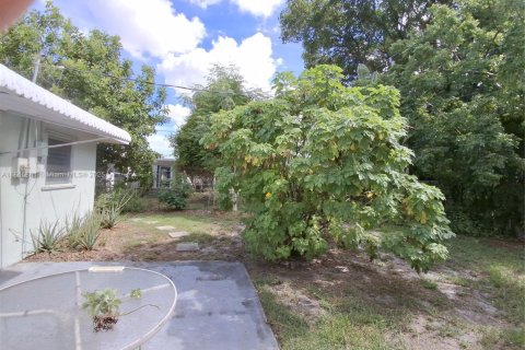 Снять в аренду виллу или дом в Помпано-Бич, Флорида 3 спальни, 109.62м2, № 1842604 - фото 11