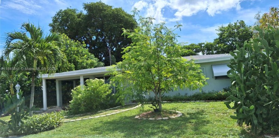 Villa ou maison à Pompano Beach, Floride 3 chambres, 109.62 m2 № 1842604