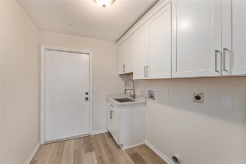 Villa ou maison à louer à Palm Harbor, Floride: 3 chambres, 156.82 m2 № 2356077 - photo 13