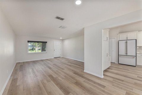 Villa ou maison à louer à Palm Harbor, Floride: 3 chambres, 156.82 m2 № 2356077 - photo 4