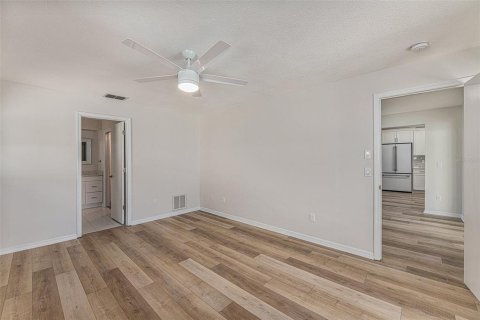 Villa ou maison à louer à Palm Harbor, Floride: 3 chambres, 156.82 m2 № 2356077 - photo 10