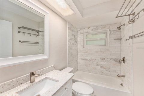 Villa ou maison à louer à Palm Harbor, Floride: 3 chambres, 156.82 m2 № 2356077 - photo 14