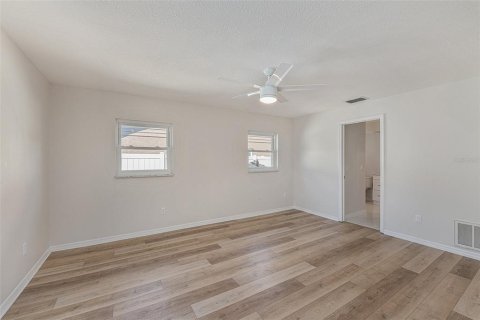 Villa ou maison à louer à Palm Harbor, Floride: 3 chambres, 156.82 m2 № 2356077 - photo 11