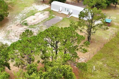 House in Clewiston, Florida 3 bedrooms, 92.9 sq.m. № 1811494 - photo 5