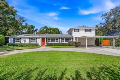 House in Tampa, Florida 6 bedrooms, 293.76 sq.m. № 2360386