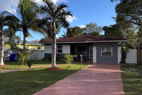 Villa ou maison à vendre à Hollywood, Floride: 3 chambres, 156.17 m2 № 2004757 - photo 2