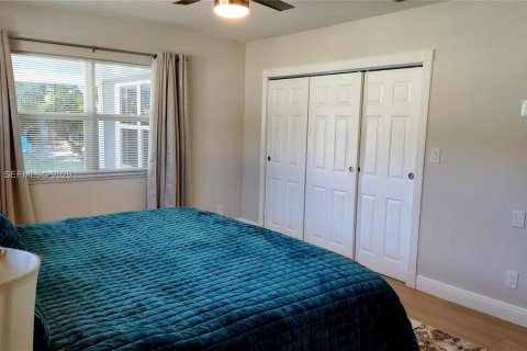 Villa ou maison à vendre à Hollywood, Floride: 3 chambres, 156.17 m2 № 2004757 - photo 17