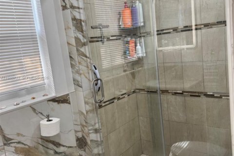 Casa en venta en Hollywood, Florida, 3 dormitorios, 156.17 m2 № 2004757 - foto 22