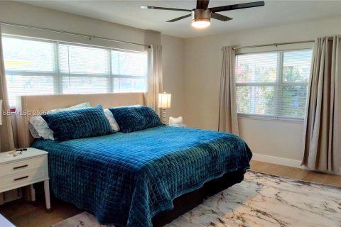 Villa ou maison à vendre à Hollywood, Floride: 3 chambres, 156.17 m2 № 2004757 - photo 16