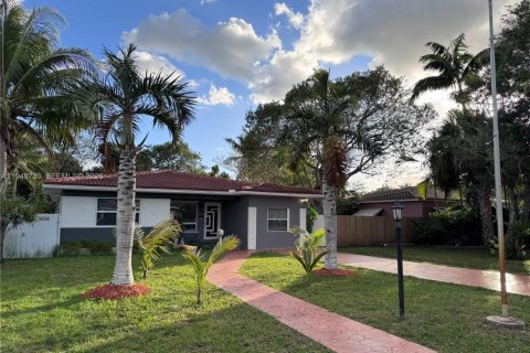 Villa ou maison à vendre à Hollywood, Floride: 3 chambres, 156.17 m2 № 2004757 - photo 3