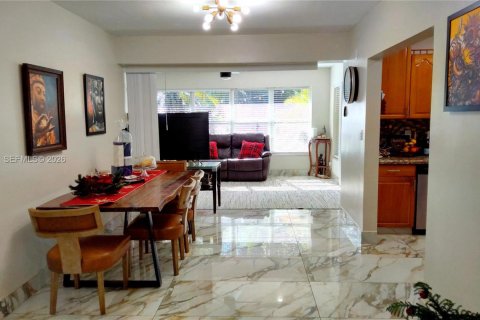 Villa ou maison à vendre à Hollywood, Floride: 3 chambres, 156.17 m2 № 2004757 - photo 11