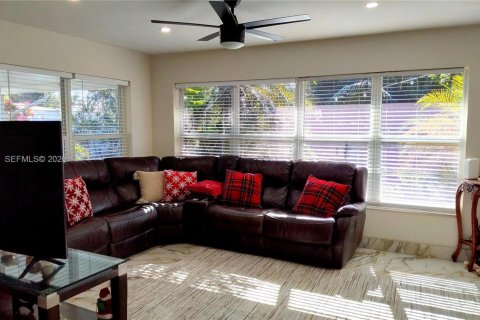 Villa ou maison à vendre à Hollywood, Floride: 3 chambres, 156.17 m2 № 2004757 - photo 10