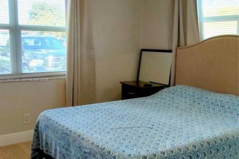 Villa ou maison à vendre à Hollywood, Floride: 3 chambres, 156.17 m2 № 2004757 - photo 14