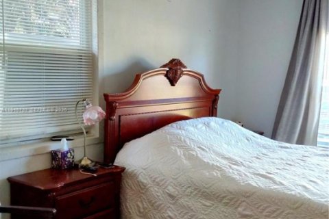 Villa ou maison à vendre à Hollywood, Floride: 3 chambres, 156.17 m2 № 2004757 - photo 13