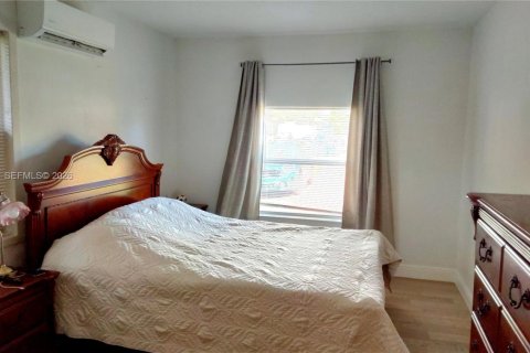 Villa ou maison à vendre à Hollywood, Floride: 3 chambres, 156.17 m2 № 2004757 - photo 12