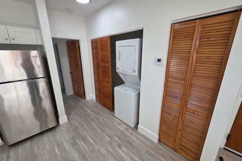 Propiedad comercial en venta en Miami Beach, Florida, 551.75 m2 № 2000421 - foto 22