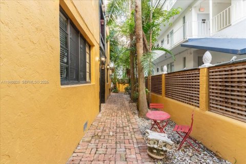 Propiedad comercial en venta en Miami Beach, Florida, 551.75 m2 № 2000421 - foto 25