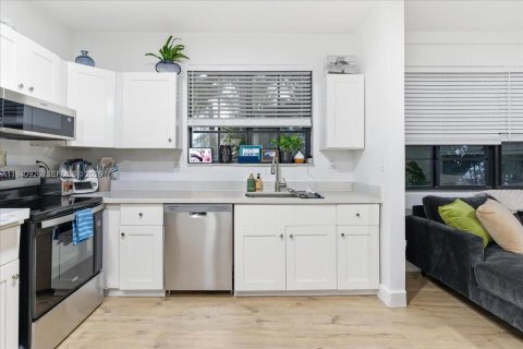 Propiedad comercial en venta en Miami Beach, Florida, 551.75 m2 № 2000421 - foto 6