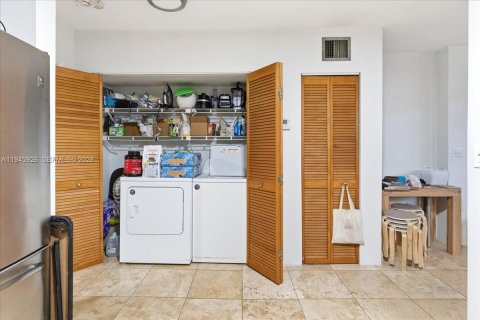 Propiedad comercial en venta en Miami Beach, Florida, 551.75 m2 № 2000421 - foto 21