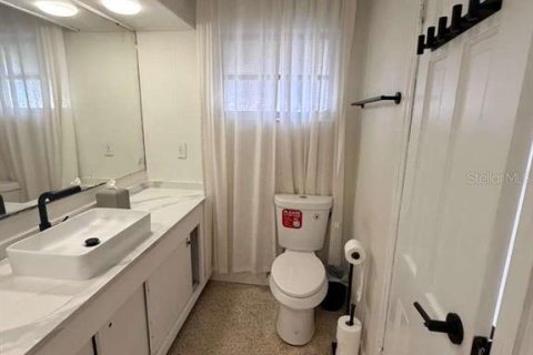 House in Sarasota, Florida 5 bedrooms, 140.47 sq.m. № 2214688 - photo 16