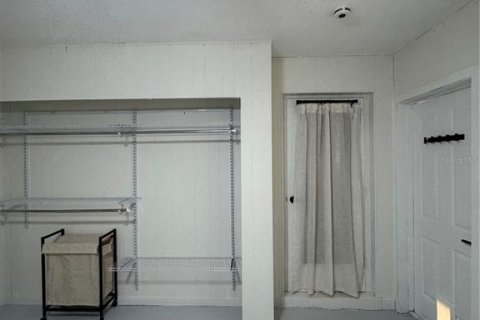 House in Sarasota, Florida 5 bedrooms, 140.47 sq.m. № 2214688 - photo 28