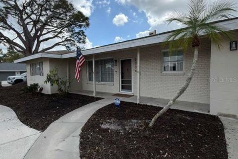 House in Sarasota, Florida 5 bedrooms, 140.47 sq.m. № 2214688 - photo 4