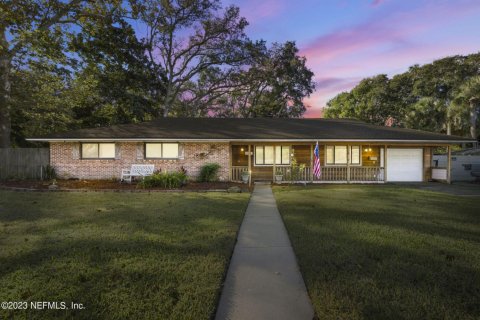 House in Jacksonville Beach, Florida 3 bedrooms, 196.3 sq.m. № 801680 - photo 1