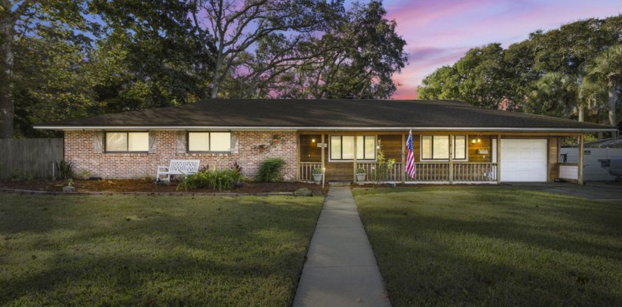 House in Jacksonville Beach, Florida 3 bedrooms, 196.3 sq.m. № 801680