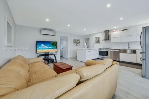 Copropriété à louer à Lake Worth, Floride: 2 chambres, 75.72 m2 № 1982228 - photo 3