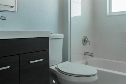 Villa ou maison à louer à Kissimmee, Floride: 4 chambres, 150.13 m2 № 1915924 - photo 10