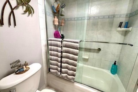 Condo in Jensen Beach, Florida, 2 bedrooms  № 2254884 - photo 10