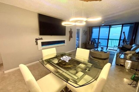 Condo in Jensen Beach, Florida, 2 bedrooms  № 2254884 - photo 5