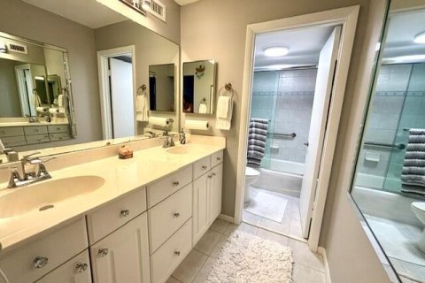 Condo in Jensen Beach, Florida, 2 bedrooms  № 2254884 - photo 8
